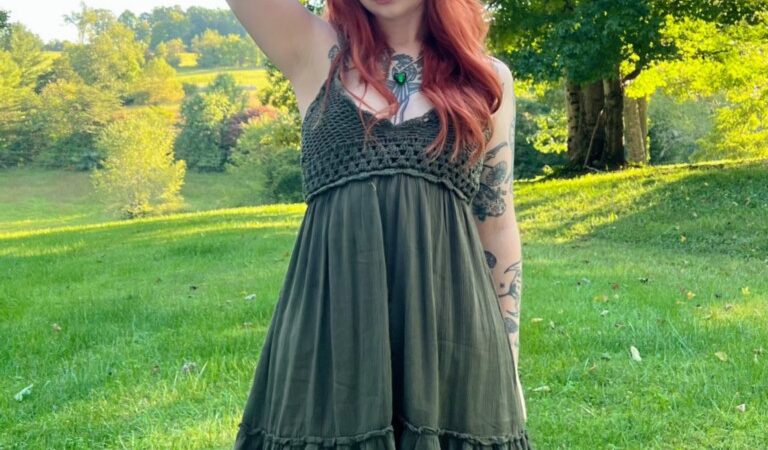 Starryfawnn | 364 Nudes | 55 Vids